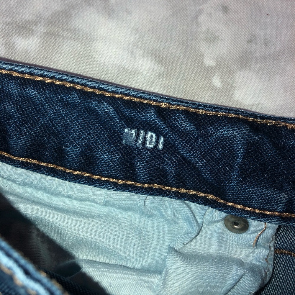 Aeropostale Midi Distressed Jean Shorts - Picture 3 of 4